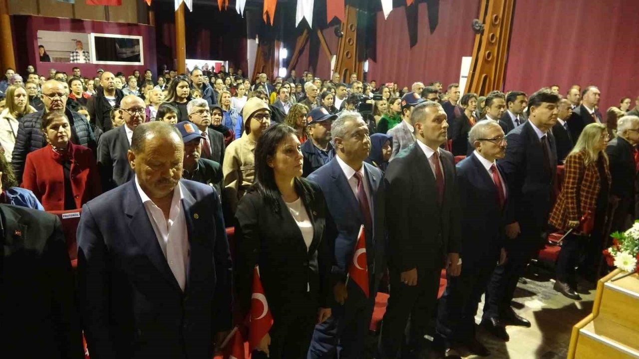 Ölüdeniz Ortaokulu öğrencileri ’Kınalı Kuzuları’ sahneledi