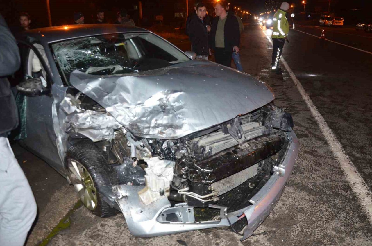 Ordu’da hafif ticari araç ile otomobil çarpıştı: 5 yaralı