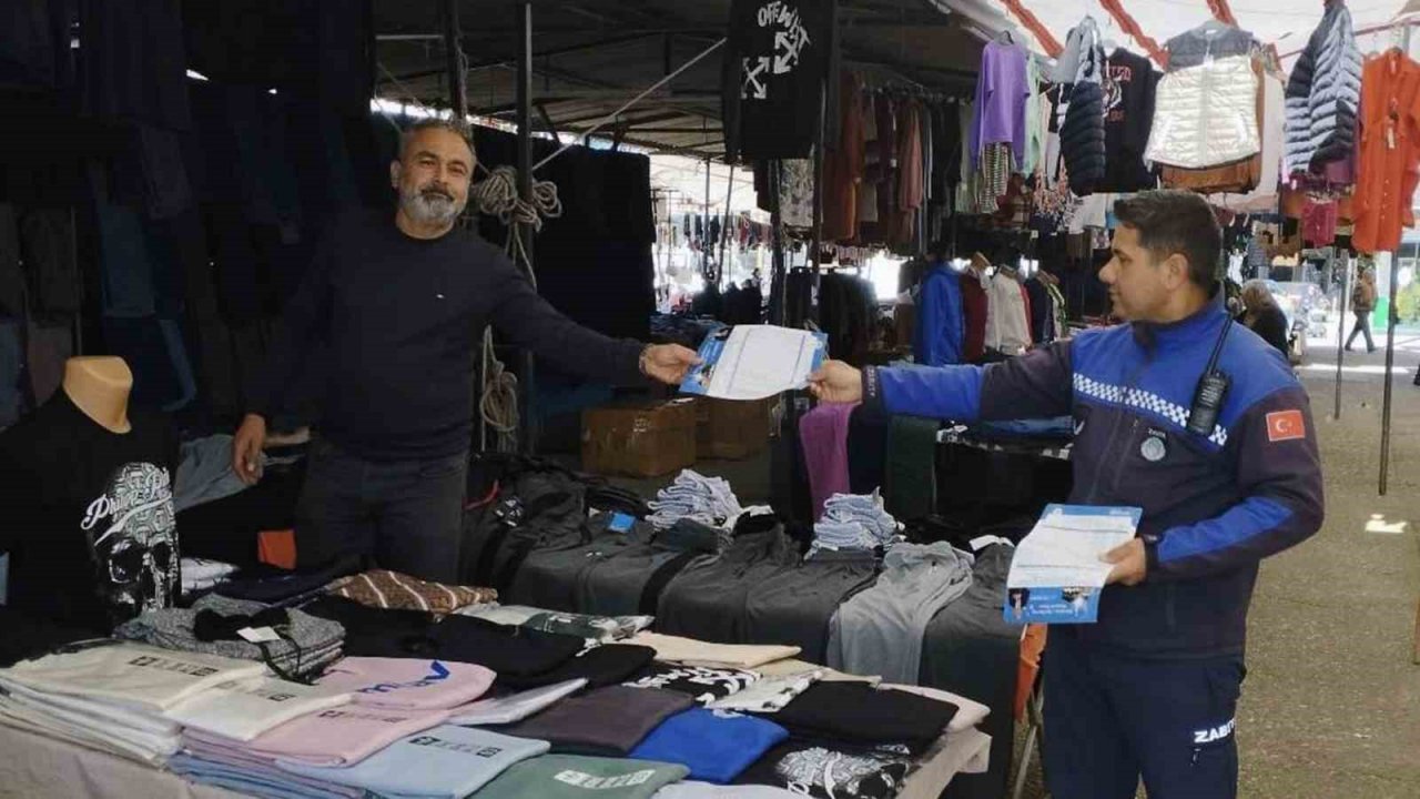 Ortaca zabıtası hem denetim yaptı, hem imsakiye dağıttı
