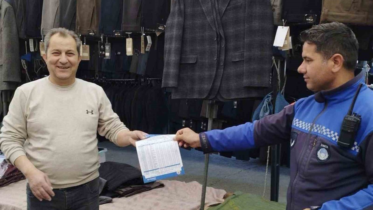 Ortaca zabıtası hem denetim yaptı, hem imsakiye dağıttı
