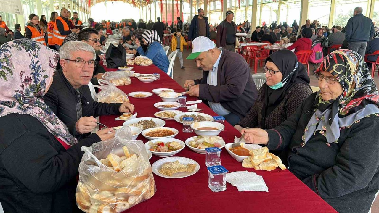 Pamukören’de şehitler için keşkek hayrı düzenlendi