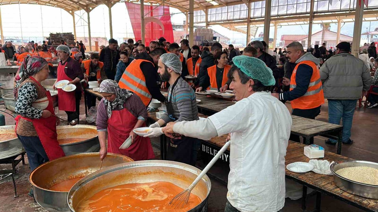 Pamukören’de şehitler için keşkek hayrı düzenlendi