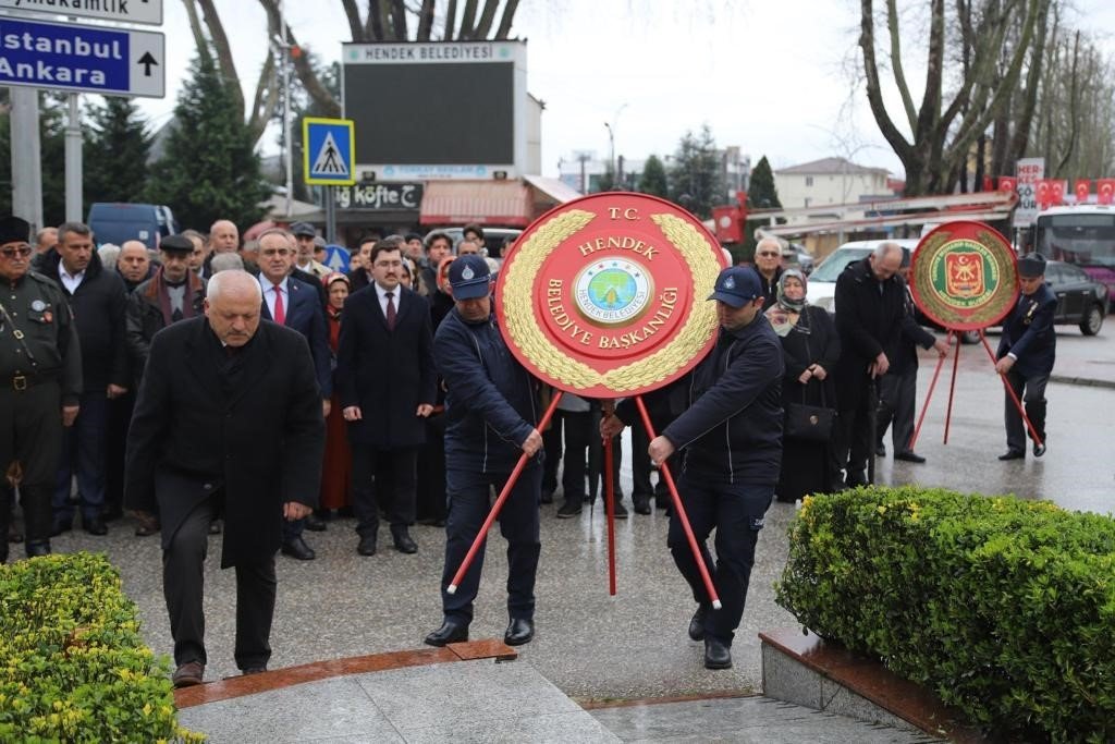 Sakarya’da eller Çanakkale şehitleri için semaya açıldı