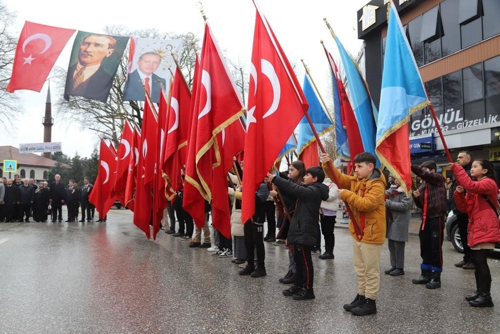 Sakarya’da eller Çanakkale şehitleri için semaya açıldı