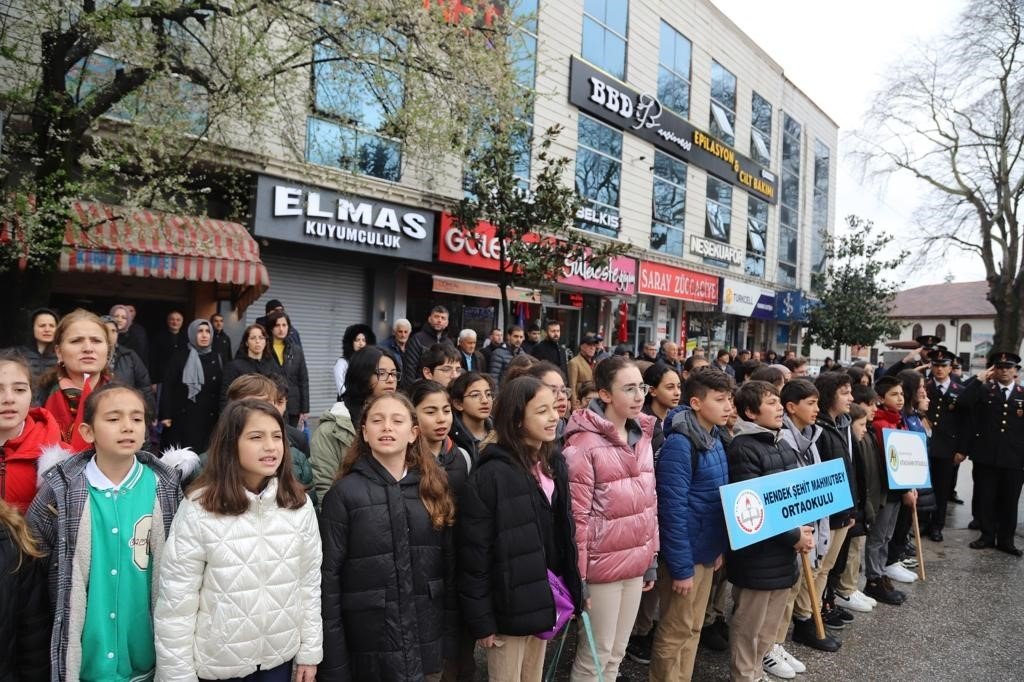 Sakarya’da eller Çanakkale şehitleri için semaya açıldı