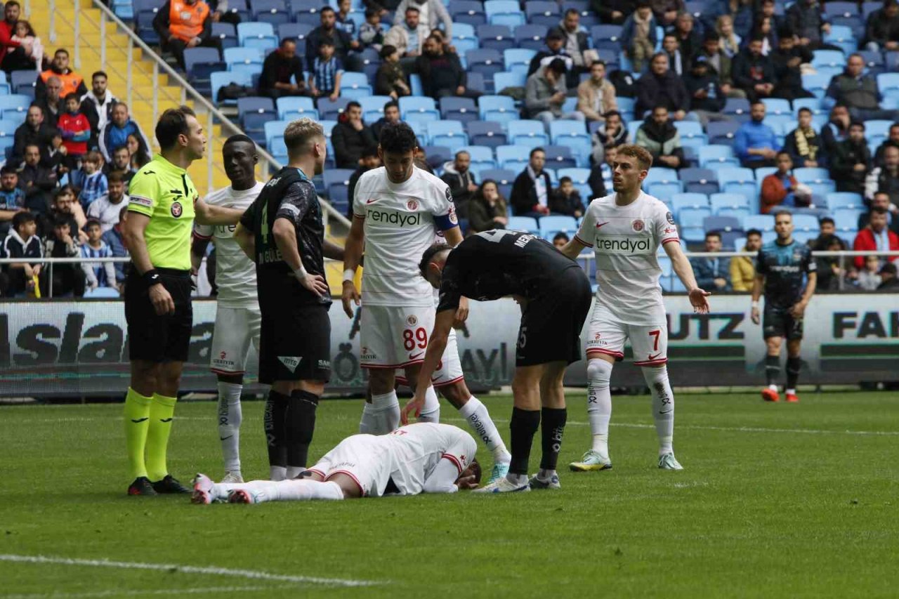 Spor Toto Süper Lig: Adana Demirspor: 2 - FTA Antalyaspor: 0 (İlk yarı)