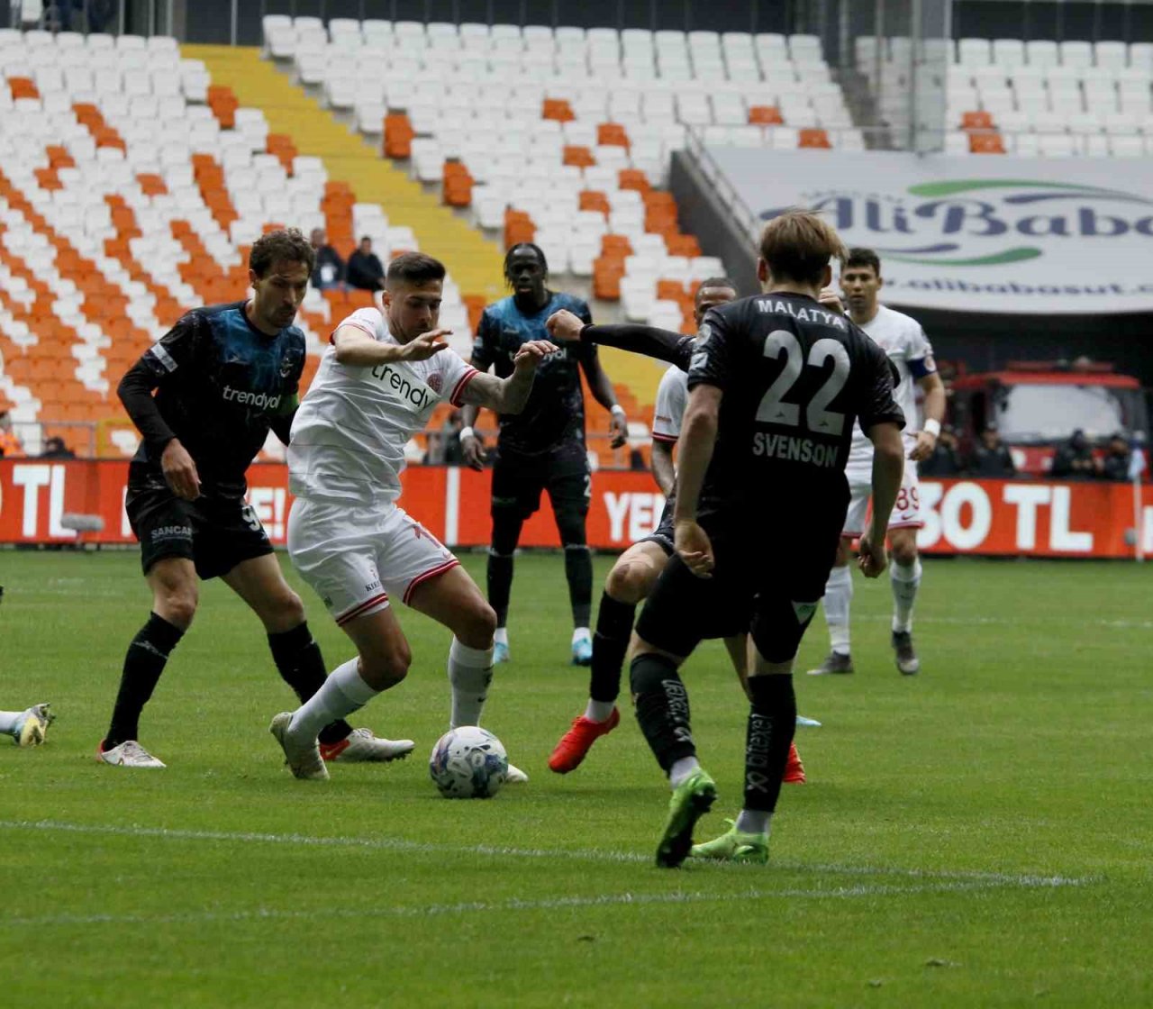 Spor Toto Süper Lig: Adana Demirspor: 2 - FTA Antalyaspor: 0 (İlk yarı)