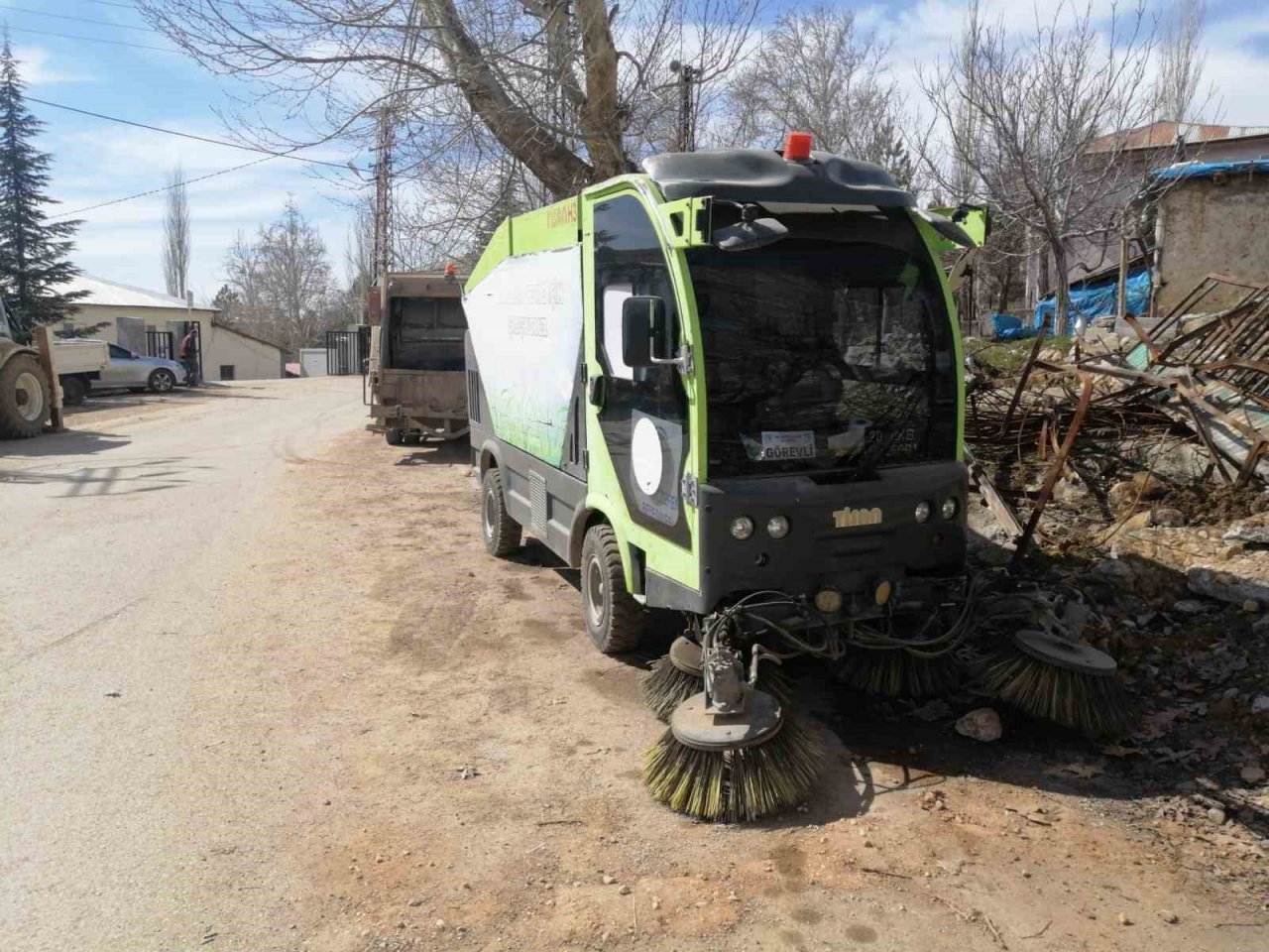 Merkezefendi Belediyesi tüm imkanlarıyla afetzedelerin yanında