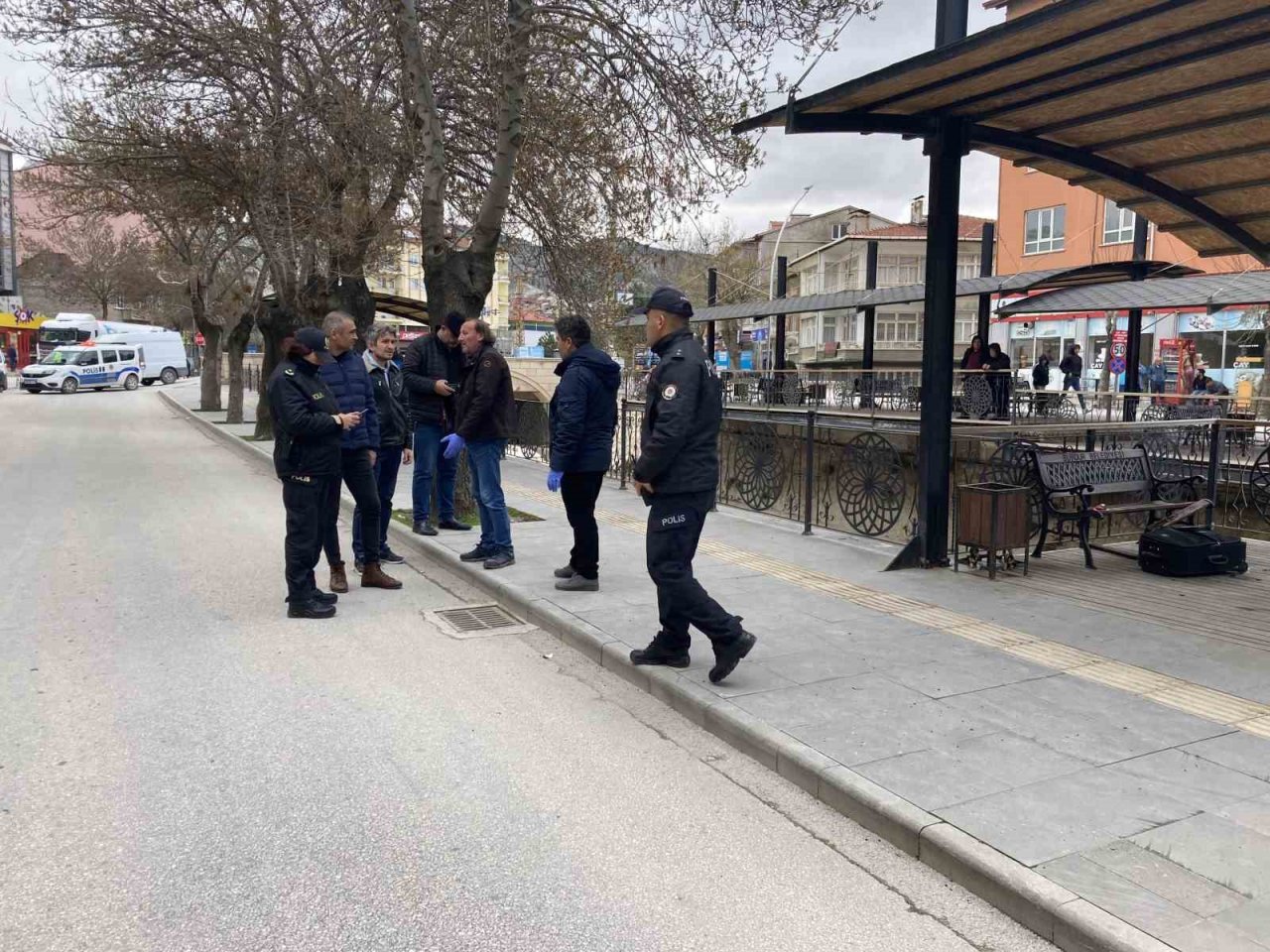 Burdur’da şüpheli çanta fünye ile patlatıldı