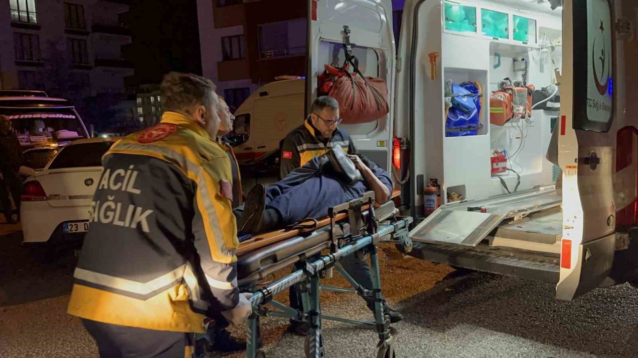 Elazığ’da iki otomobil çarpıştı: 7 yaralı