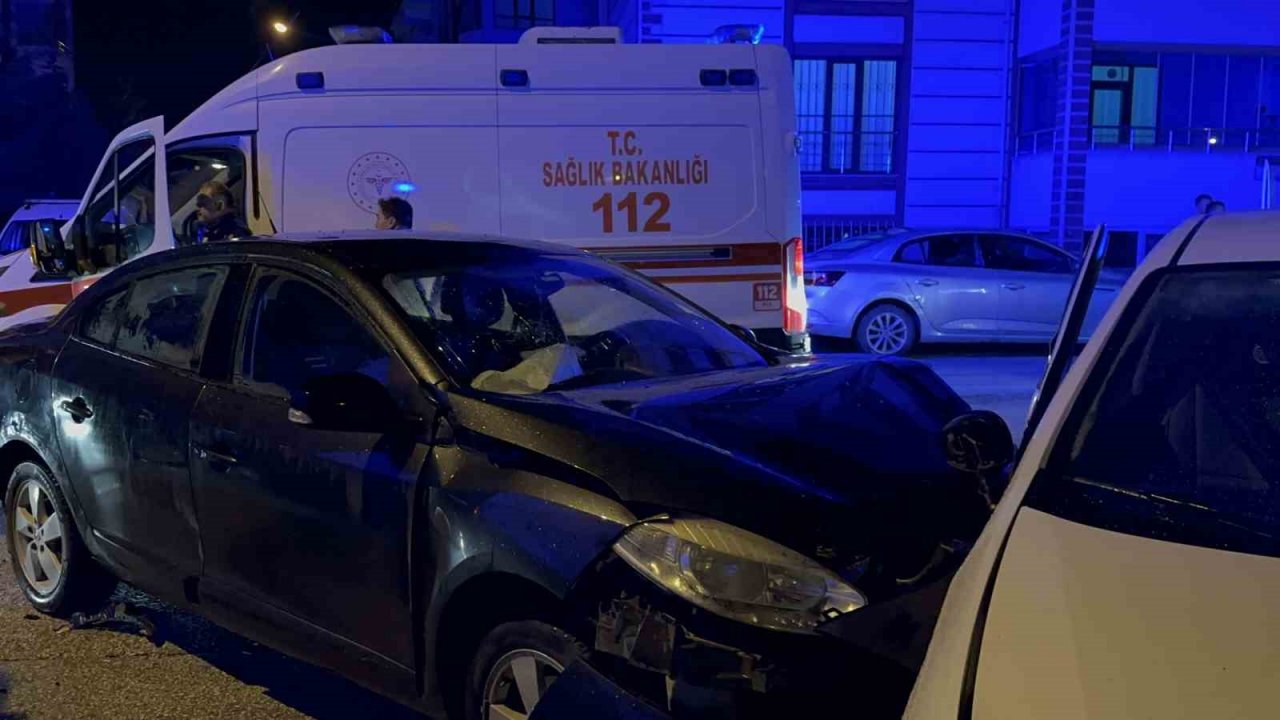 Elazığ’da iki otomobil çarpıştı: 7 yaralı