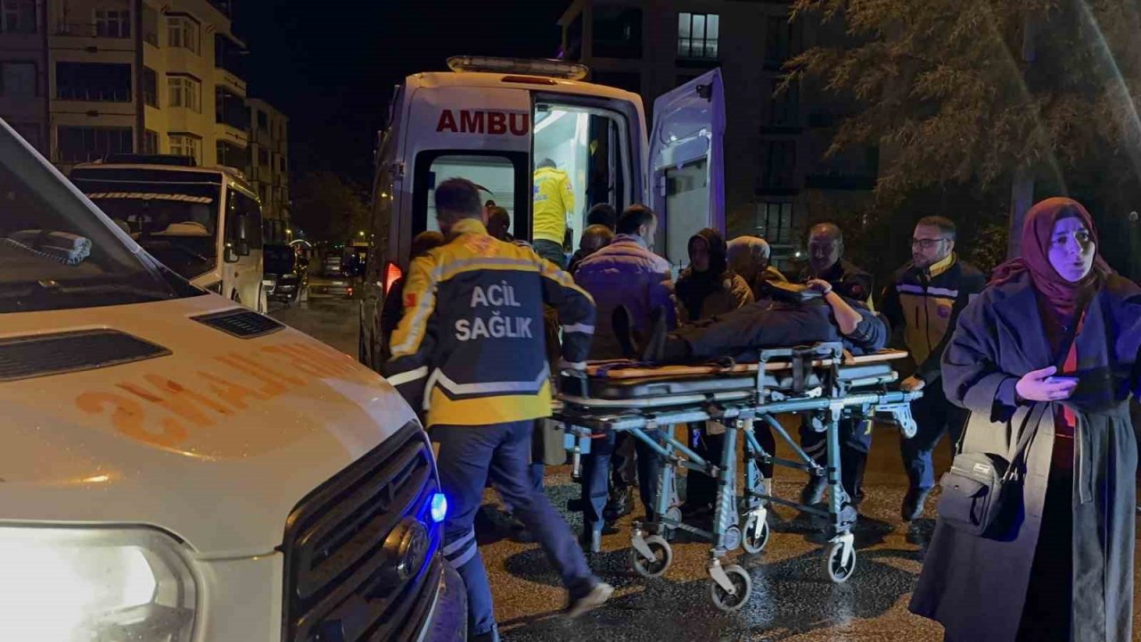 Elazığ’da iki otomobil çarpıştı: 7 yaralı