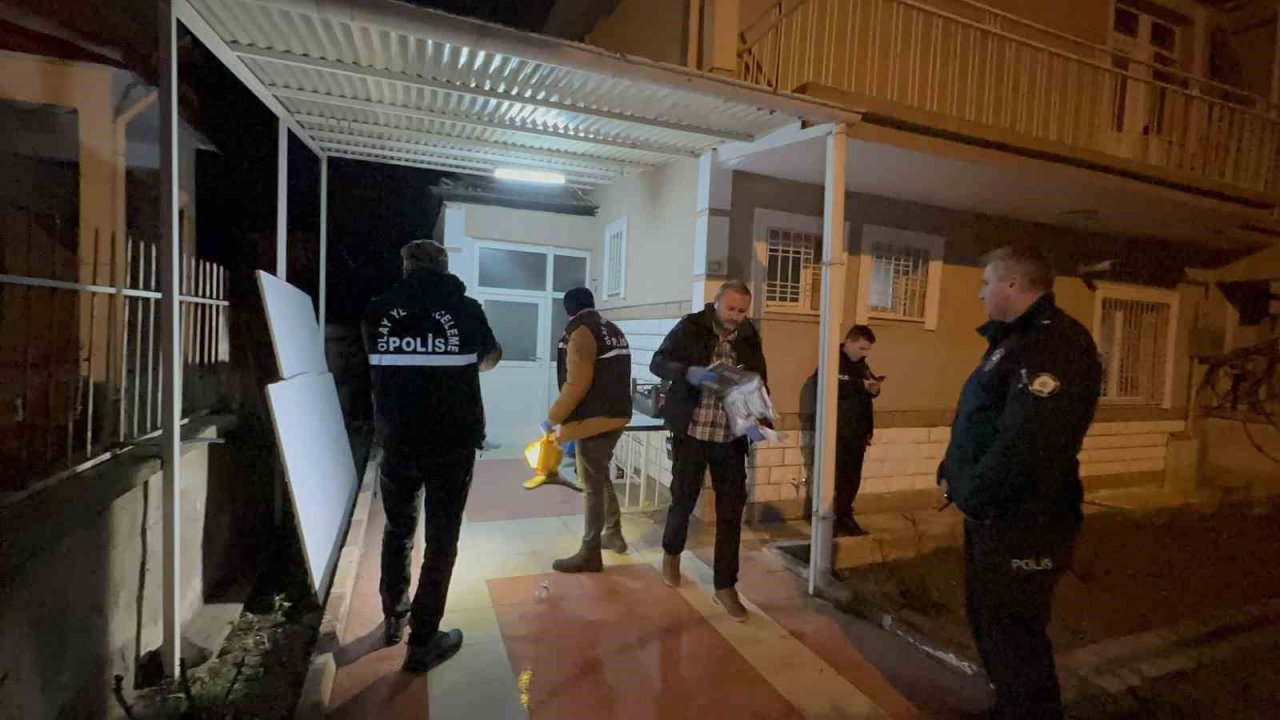 Evlerinin önünde silahlı saldırıya uğrayan 2 kardeş yaralandı