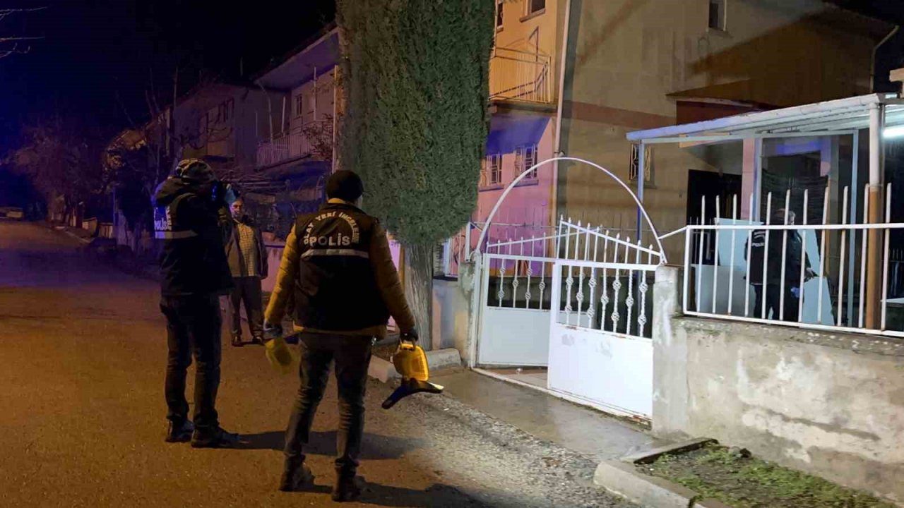 Evlerinin önünde silahlı saldırıya uğrayan 2 kardeş yaralandı