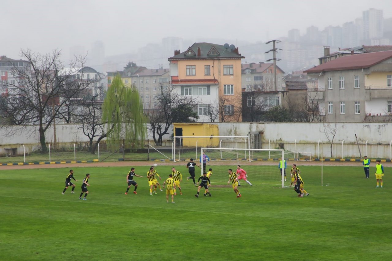 TFF 3. Lig: Fatsa Belediyespor: 0 - Muş 1984 spor: 0