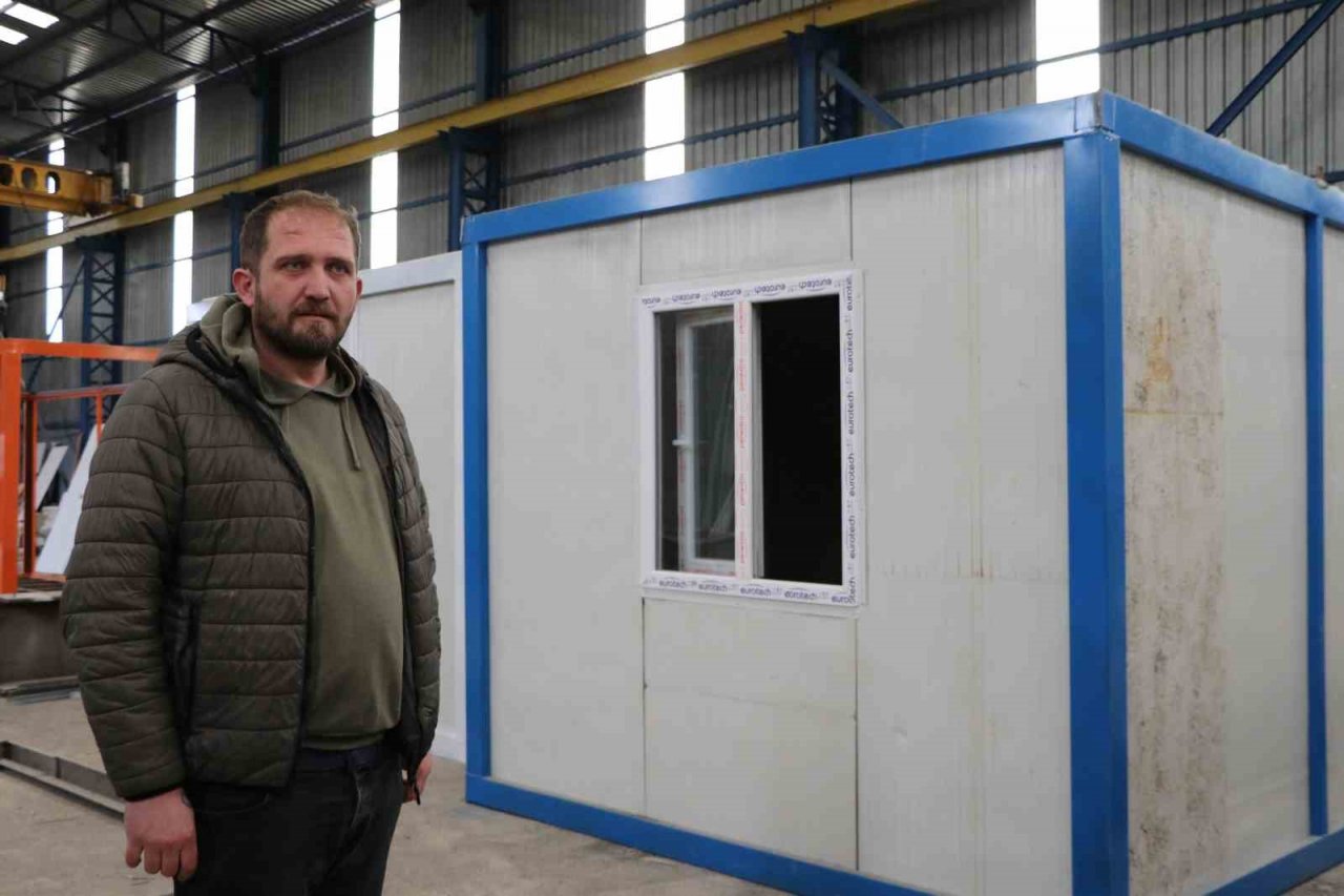 Deprem bölgesinde yağış sonrası konteyner üretimi hızlandı