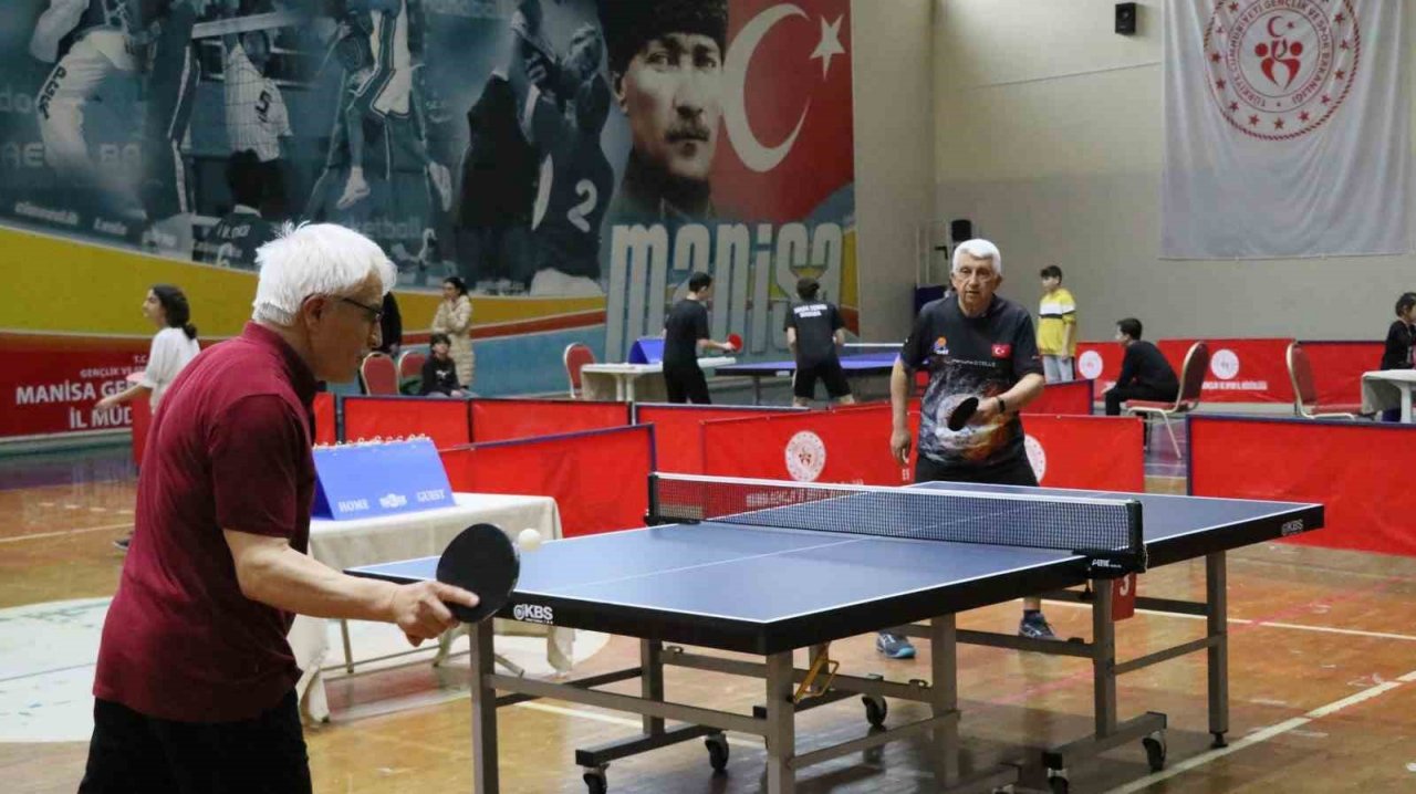 Manisa’da 18 Mart Çanakkale Şehitleri Anma Masa Tenisi Turnuvası yapıldı
