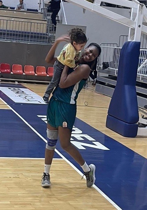 Chanel Mokango ilk maçına çıktı