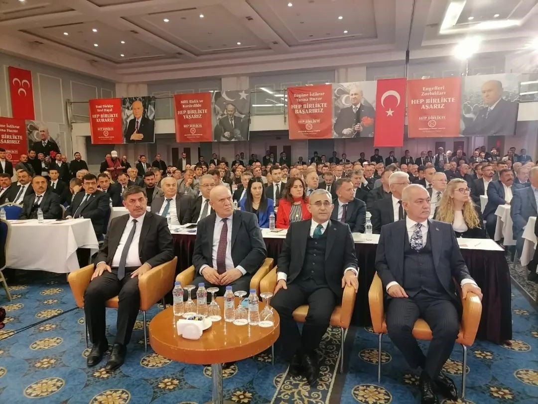 MHP’nin Erzincan belediye başkanları Antalya’da toplandı
