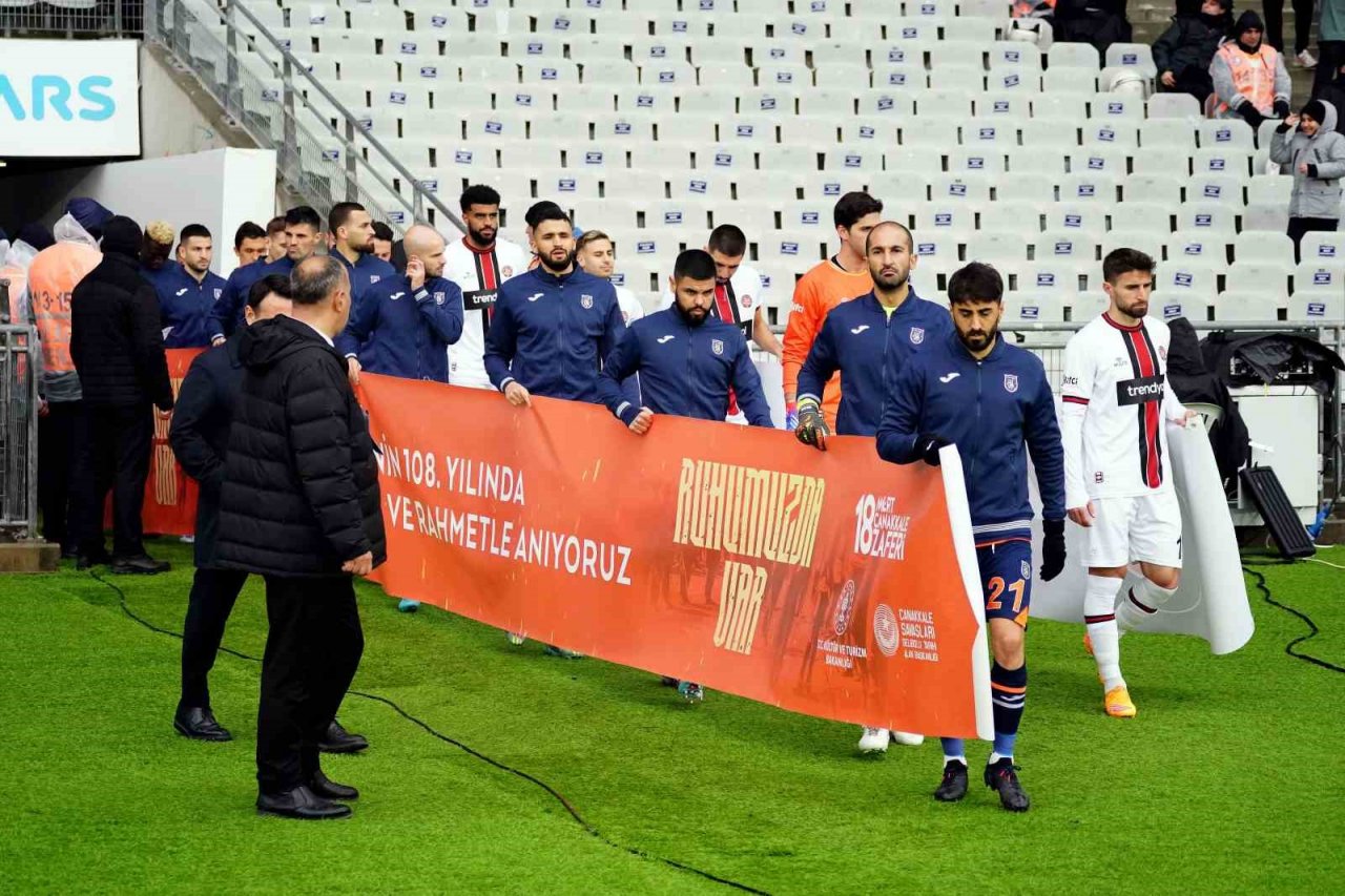 Spor Toto Süper Lig: Fatih Karagümrük: 0 - Medipol Başakşehir: 0 (Maç devam ediyor)