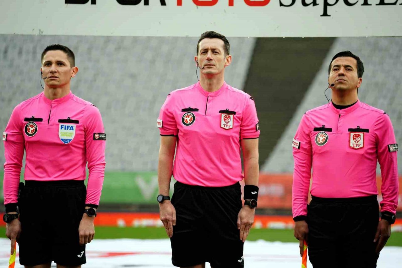 Spor Toto Süper Lig: Fatih Karagümrük: 0 - Medipol Başakşehir: 0 (Maç devam ediyor)