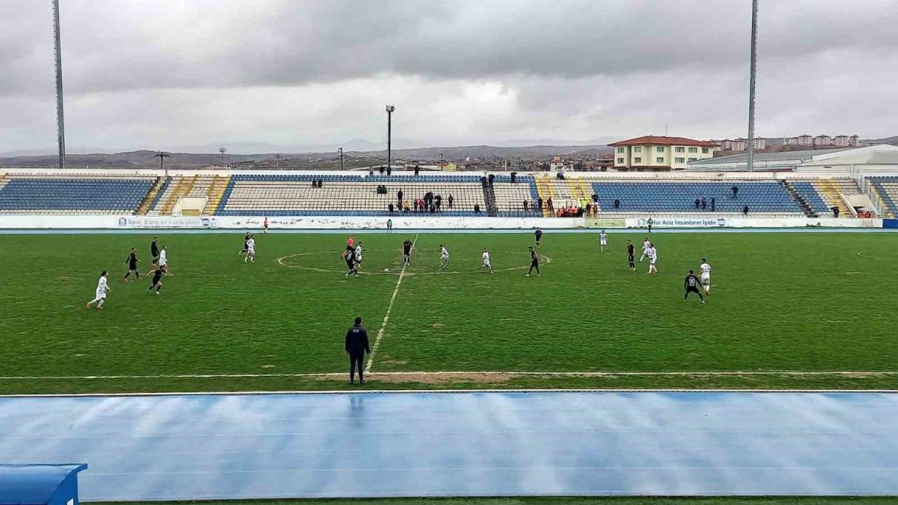 TFF 3. Lig: Kırıkkale BA: 0 - Kuşadasıspor: 0