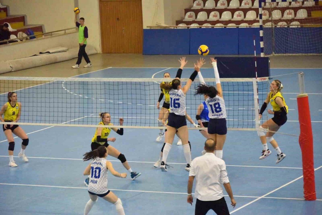 Yarı finalde Bozüyük Belediyesi Eğitim Spor, Beykoz Belediyesi’ne yenildi