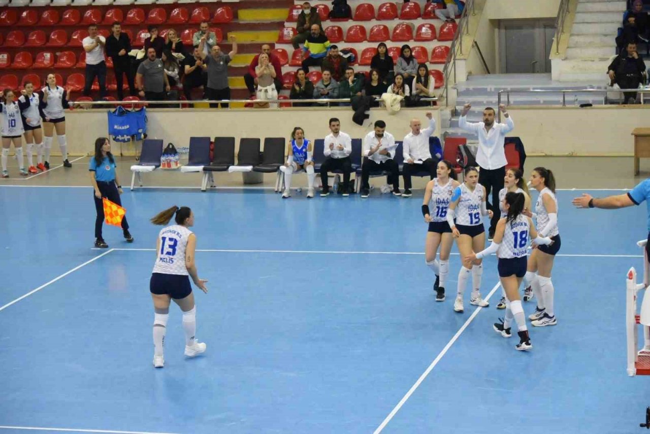 Yarı finalde Bozüyük Belediyesi Eğitim Spor, Beykoz Belediyesi’ne yenildi