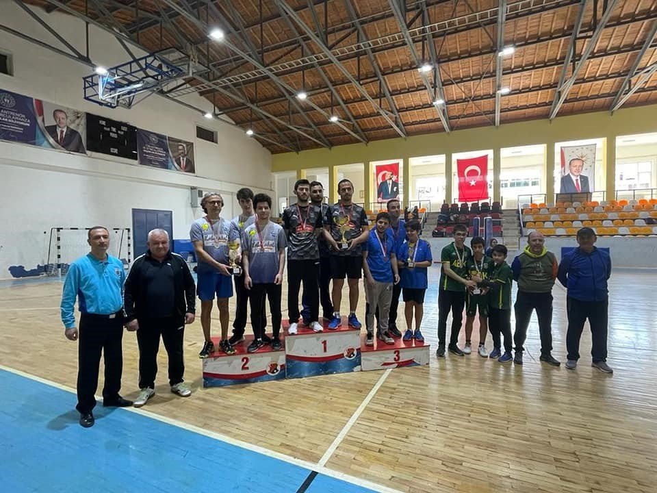 Söke Belediyespor Masa Tenisi’nde sezonu 5 kupayla kapattı