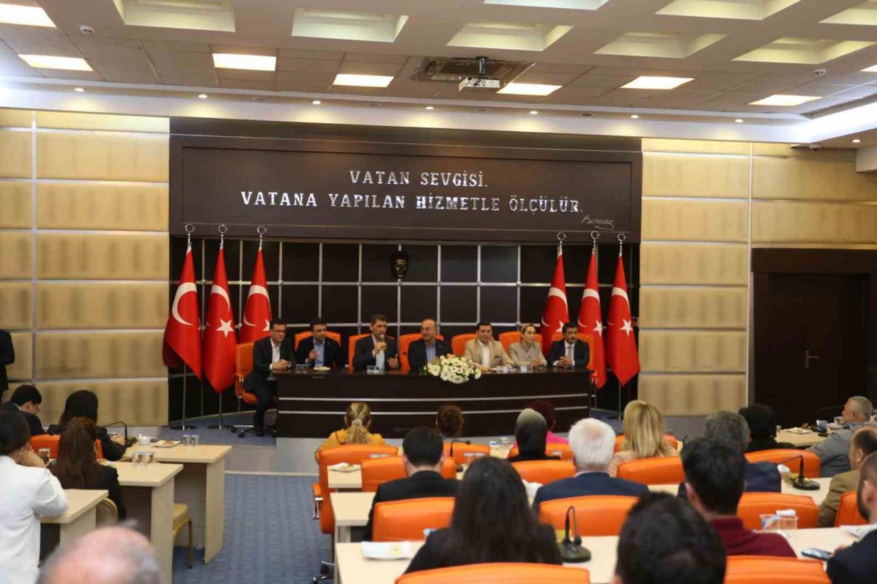 Bakan Çavuşoğlu: “Bu farklı bir seçim olacak”