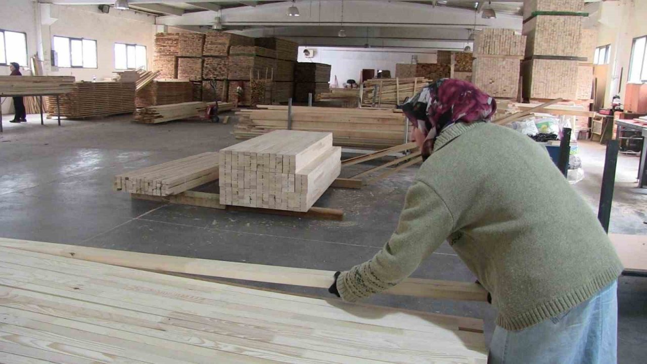 Artvin’de kadınların ürettiği keresteler Avrupa ve Ortadoğu ülkelerine ihraç ediliyor