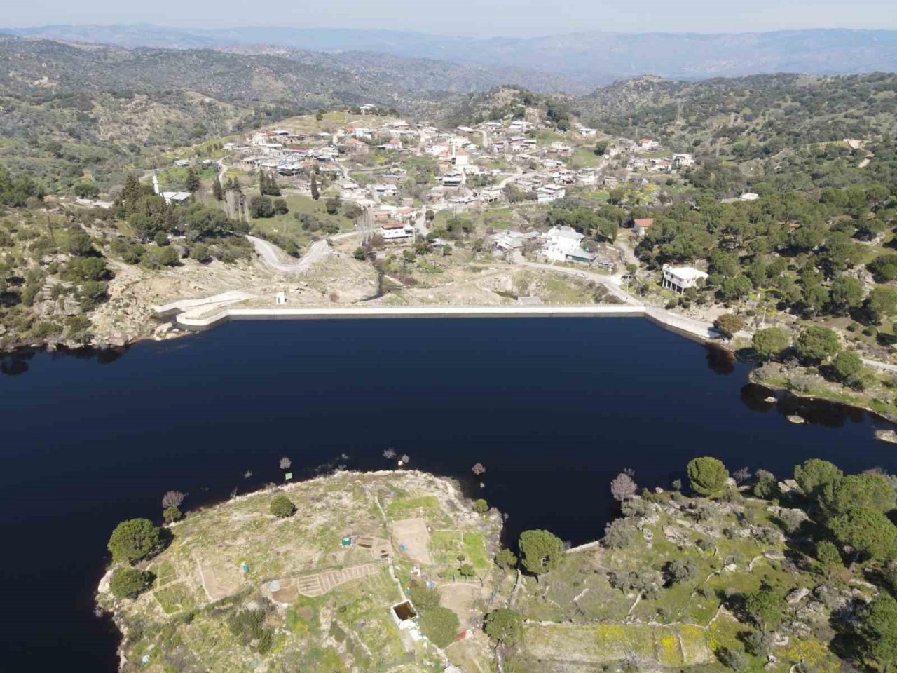 Karpuzlu Şenköy Göleti doldu, fazla su tahliye ediliyor