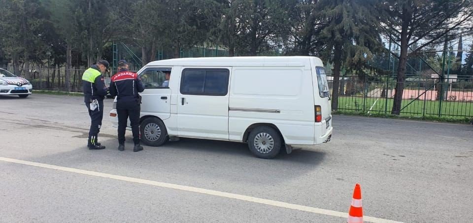 Balıkesir’de 171 şahsa uyuşturucu ve kaçak tütün operasyonu