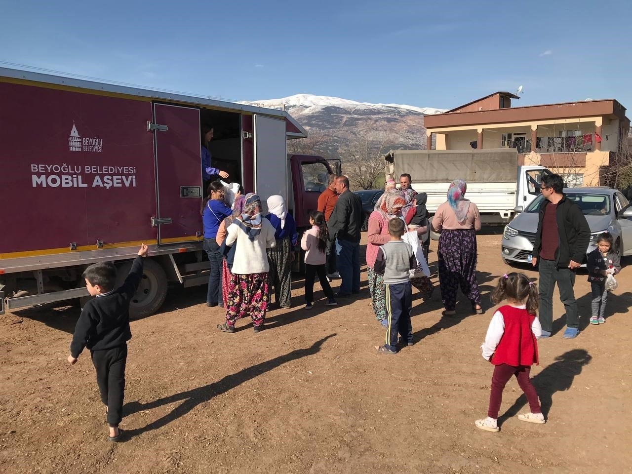 Beyoğlu Belediyesi, her gün 15 bin depremzedeye iftar ve sahur yemeği verecek