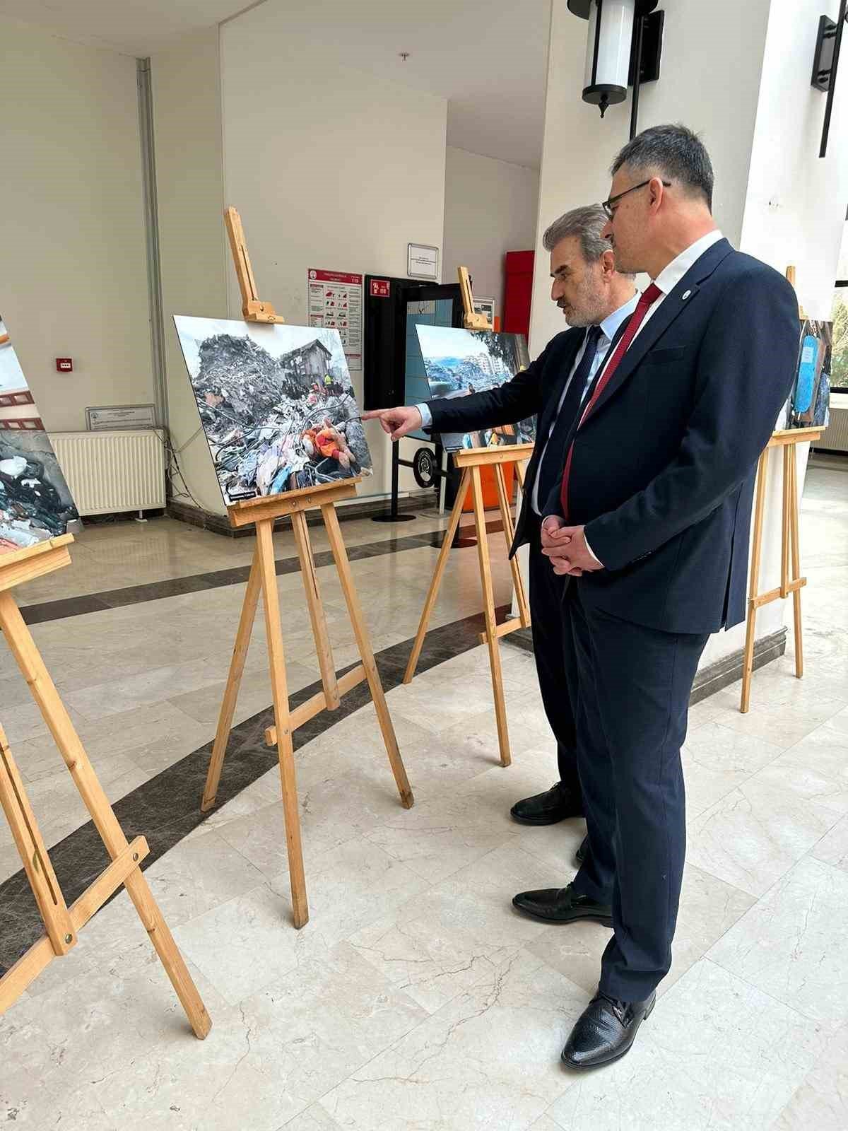 BTÜ Öğretim Görevlisinden deprem fotoğraf sergisi