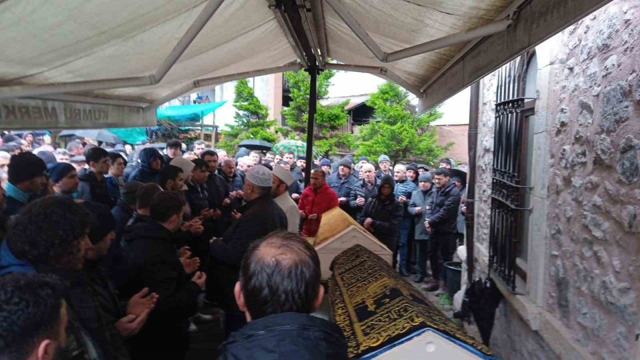 Trafik kazasında hayatını kaybeden sürücü Ordu’da toprağa verildi