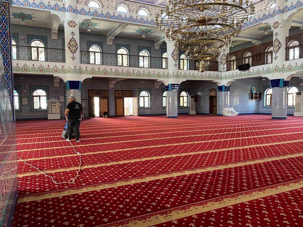 Büyükşehir’den camilerde temizlik çalışması