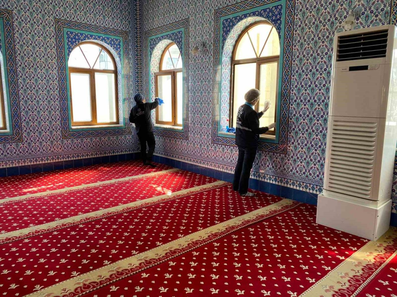 Büyükşehir’den camilerde temizlik çalışması