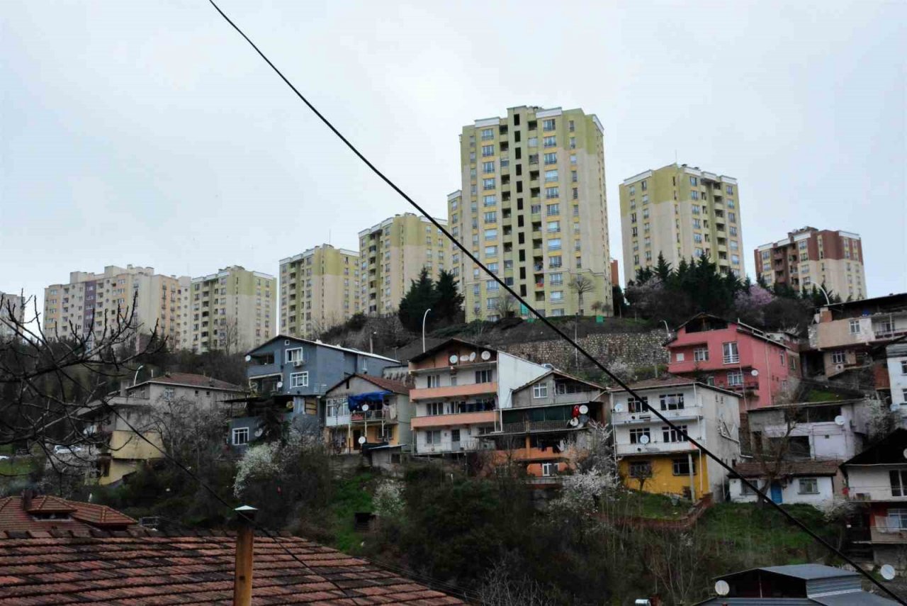 Uzmanı açıkladı: "Kocaeli’de 1999 depremi sonrası ağır hasarlı bina sayısı çok azaldı"