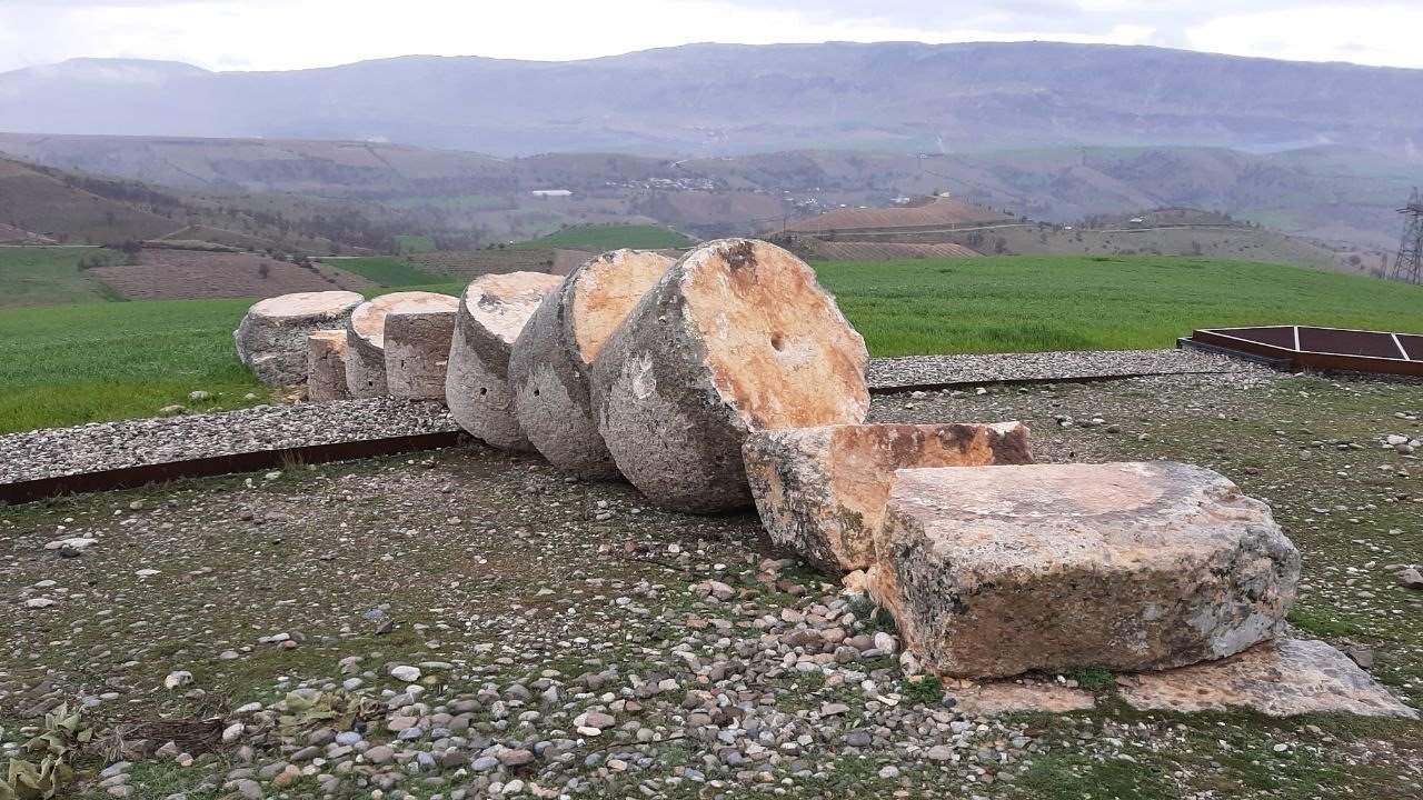 Depremde devrilen 2 bin 43 yıllık sütun Nisan ayında yeniden ayağa kalkacak