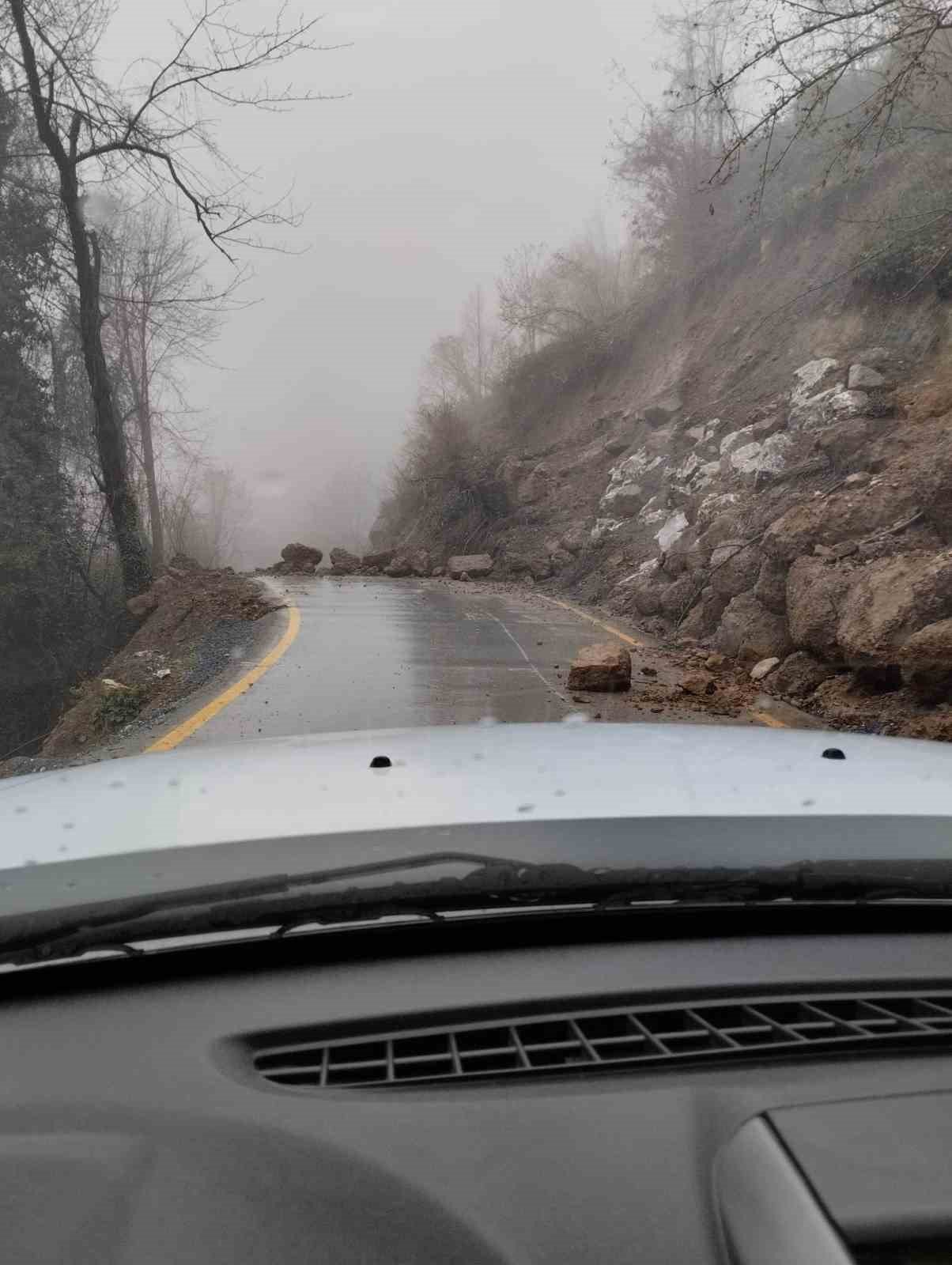 Aşırı yağışlar heyelana sebep oldu