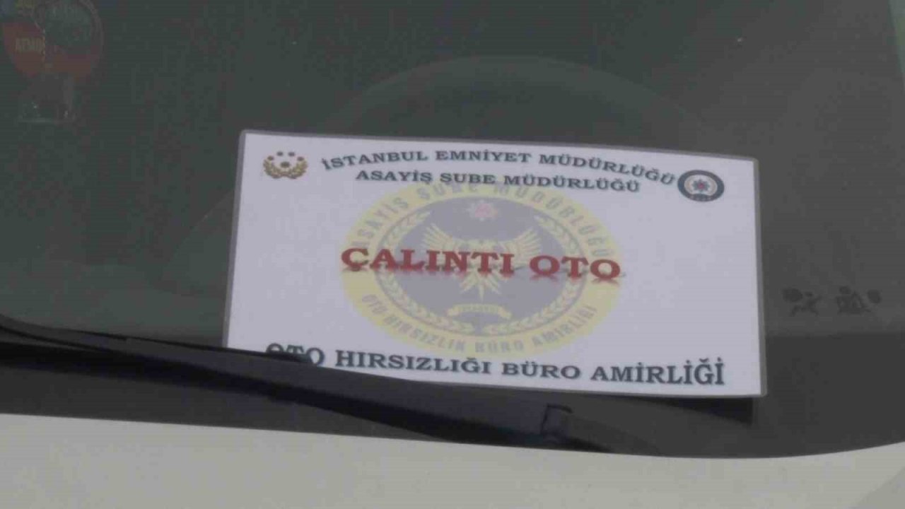 Oto hırsızlığı çetesinin çaldığı araçlar Ataşehir’de sahiplerine teslim edildi