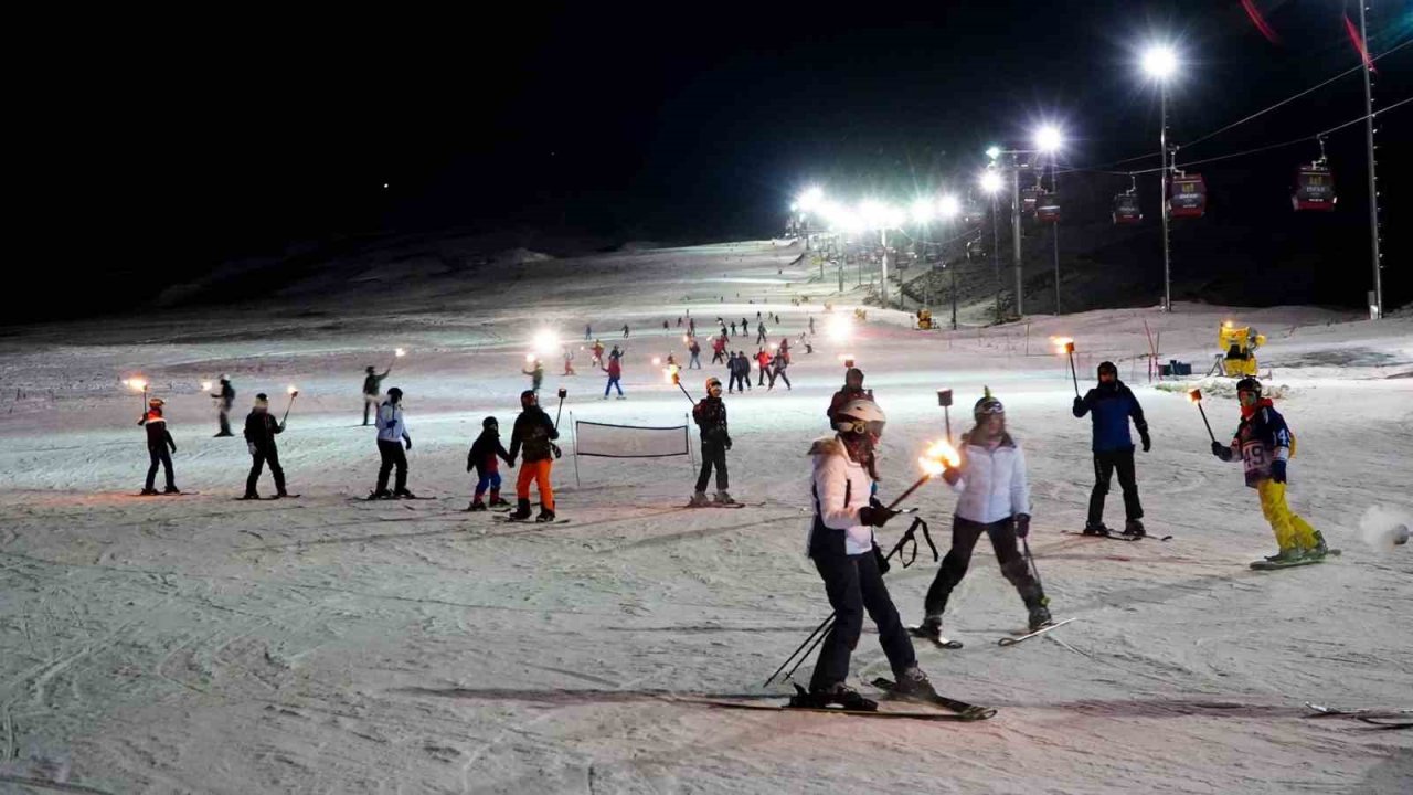 Erciyes’te baharda kayak heyecanı