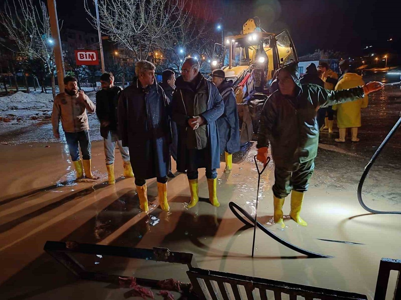 Eyyübiye’de sel felaketinin yaraları sarılıyor