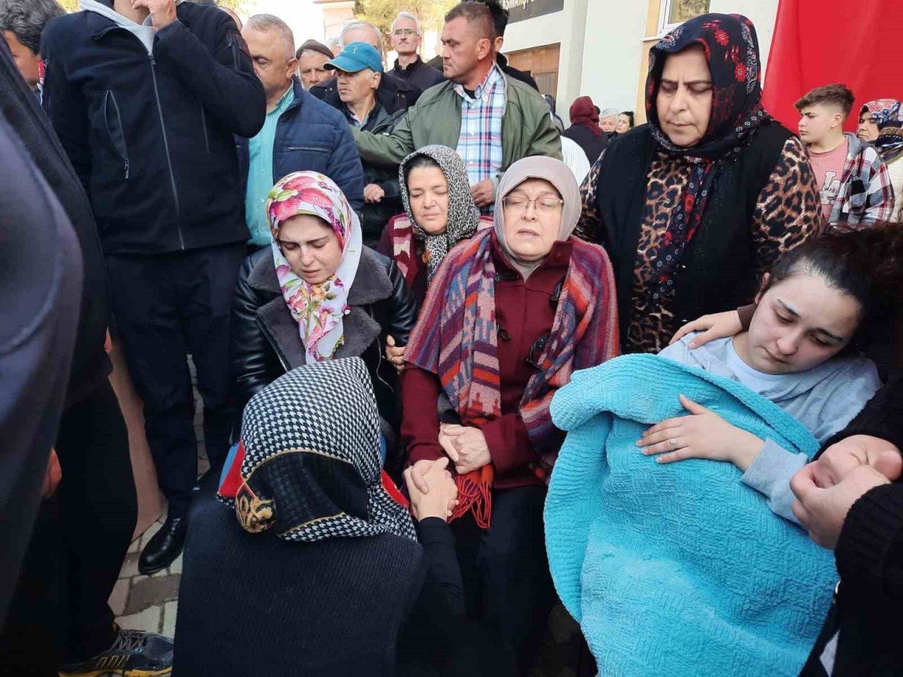 Kalp krizi sonrası hayatını kaybeden MHP’li Belediye Başkanı Gönüllü toprağa verildi