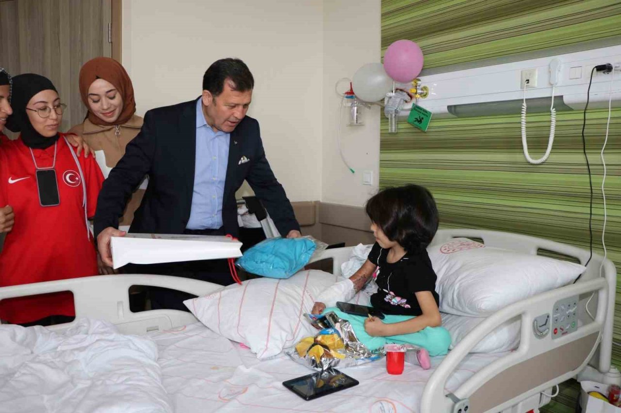 Ampute Milli Takımı’ndan depremzedelere moral ziyareti