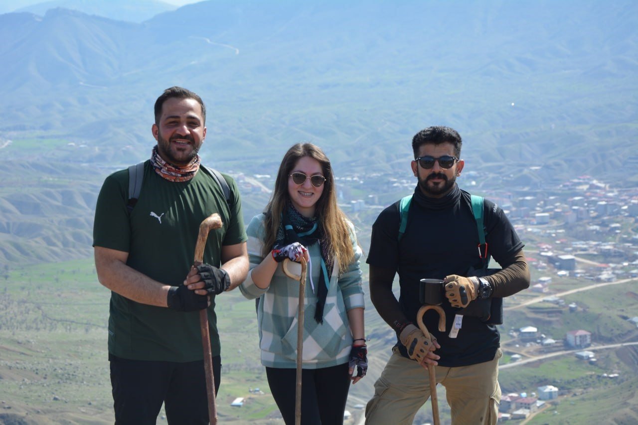Yüksekovalı dağcılardan doğa yürüyüşü