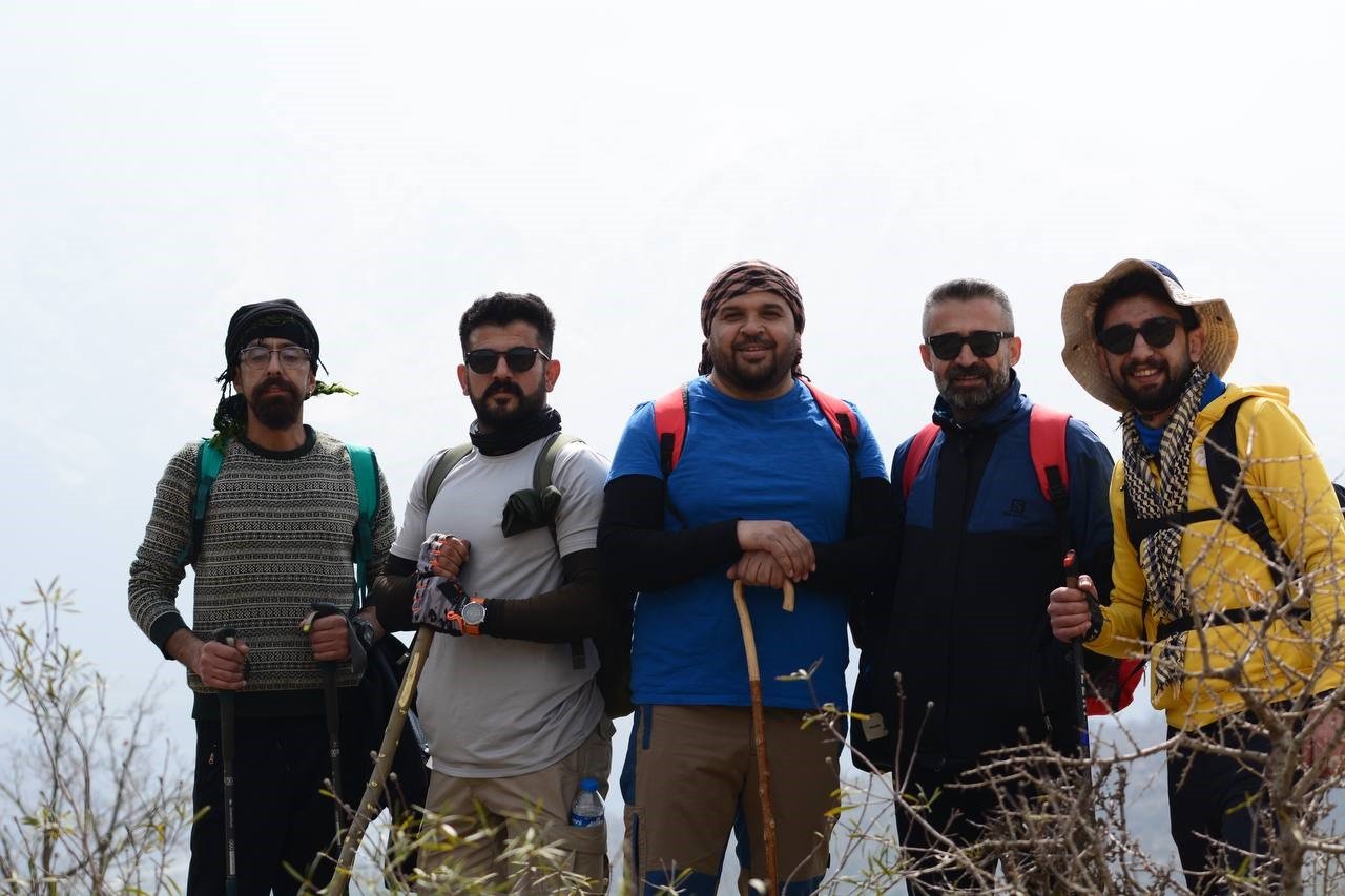 Yüksekovalı dağcılardan doğa yürüyüşü