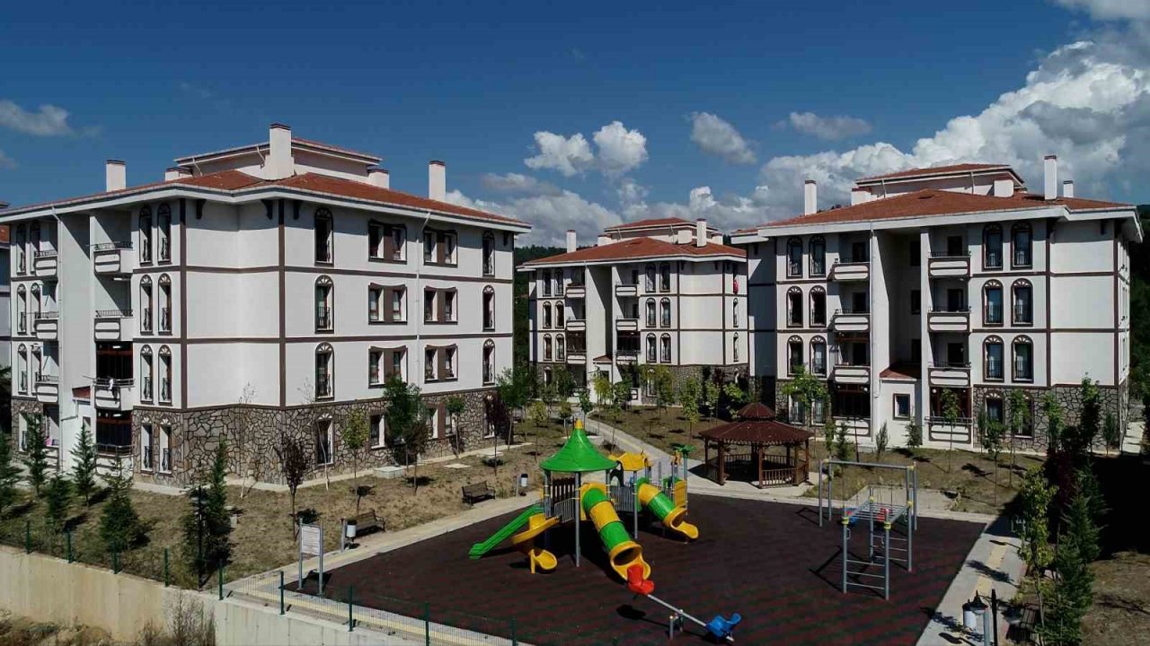 ’İlk İş Yerim’ ve ’İlk Evim Arsa’ için kura çekimi eş zamanlı olarak devam ediyor