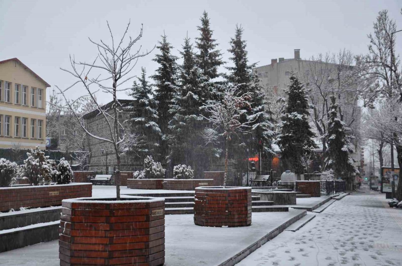 Mart ayında Kars’a kar sürprizi